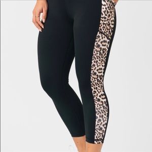 Zyia Leopard pocket brilliant hi-rise Capri 14-16
